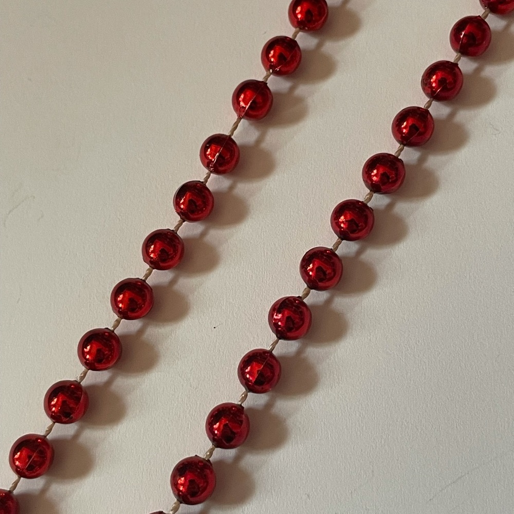 Red Plastic Bead Necklace - Picture 2 of 8